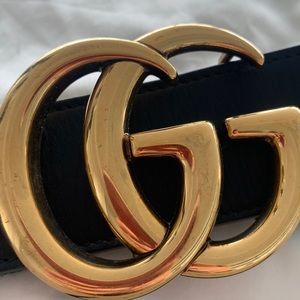 Authentic luxury Gucci double G belt with leather and red/green fabric belt.
